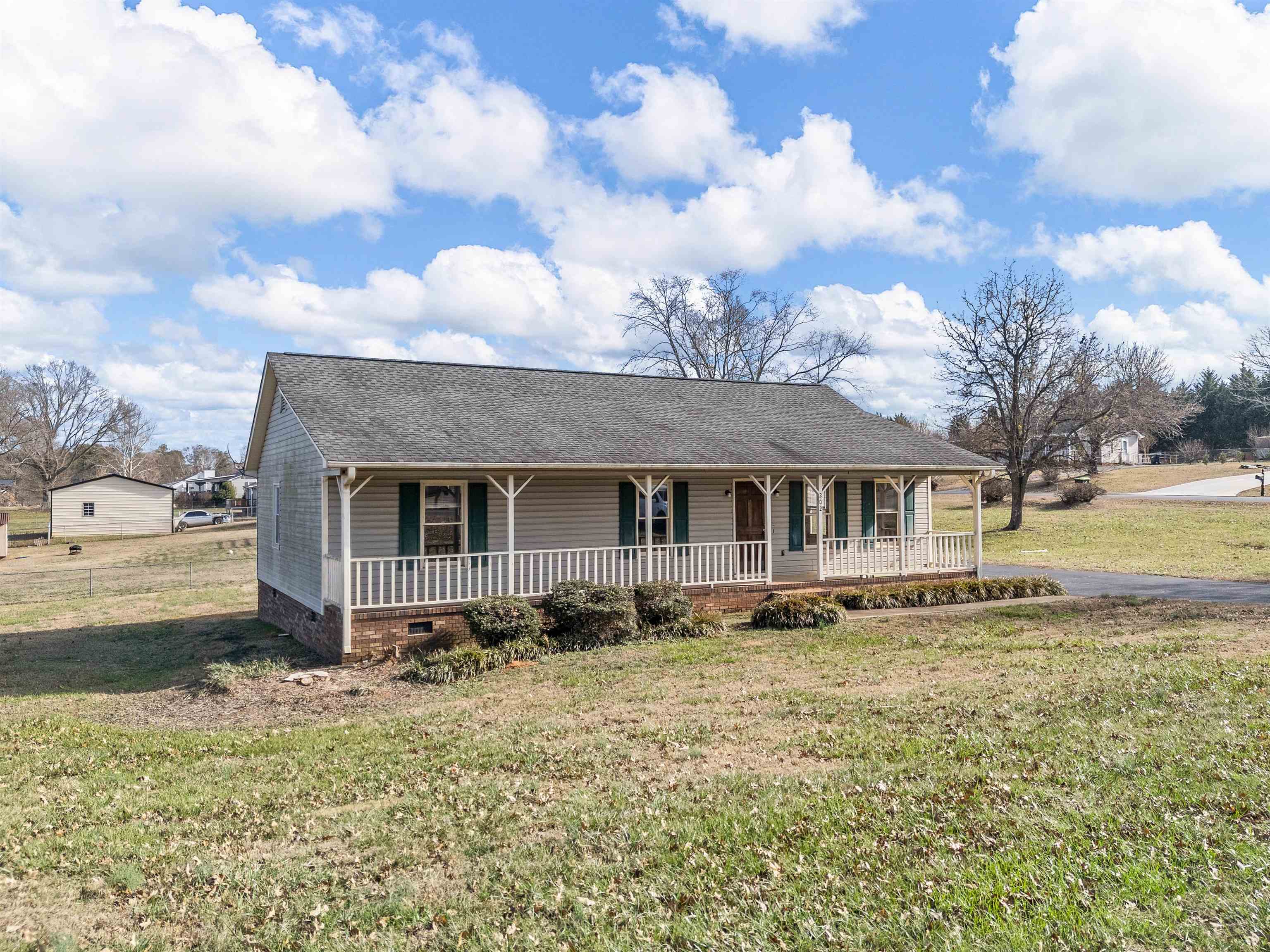 202 Adams Court Inman, SC 29349 - Photo 2 of 35