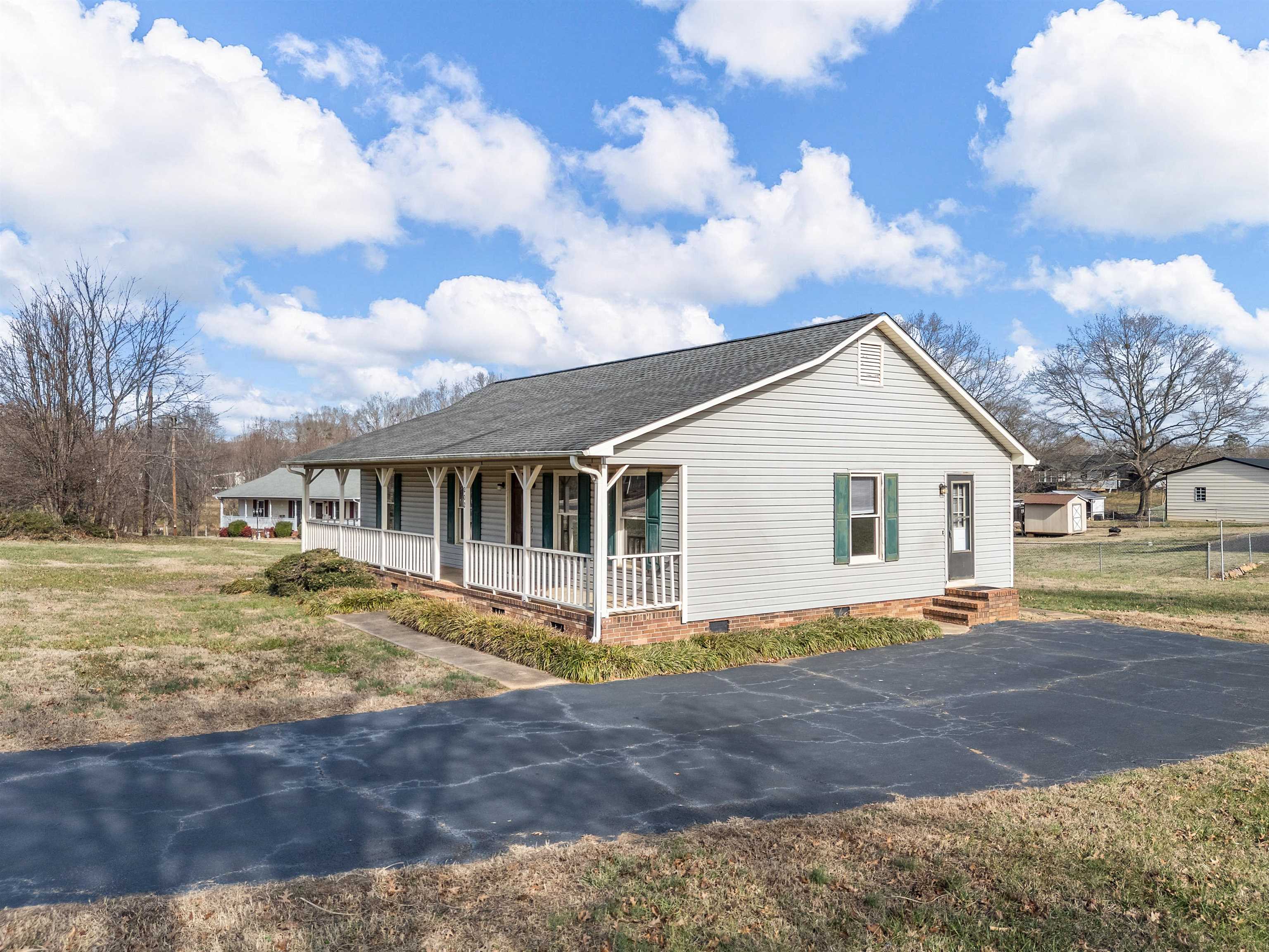 202 Adams Court Inman, SC 29349 - Photo 4 of 35