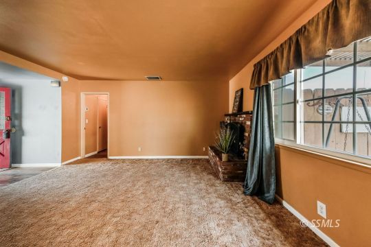543 South Fairview Street Ridgecrest, CA 93555 - Photo 15 of 38 a view of an empty room
