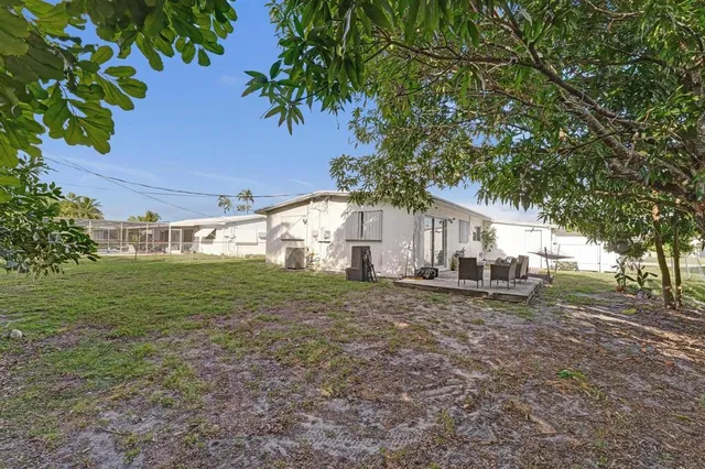 $4,000 | 3322 McKinley Street, Hollywood, FL 33021