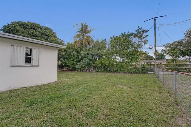 $4,000 | 3322 McKinley Street, Hollywood, FL 33021