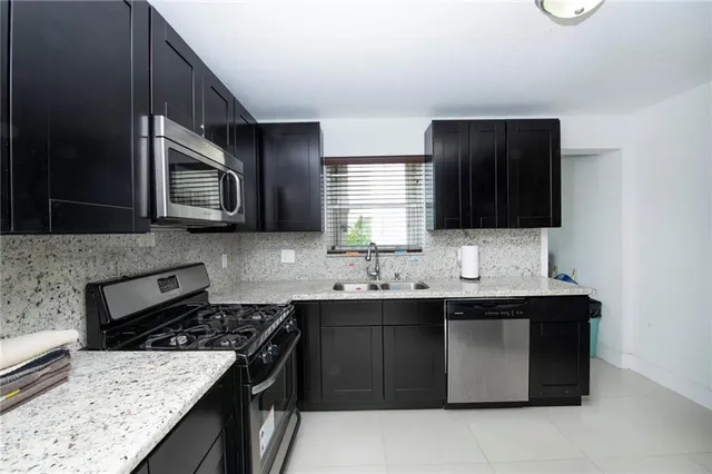 $4,200 | 3322 McKinley Street, Hollywood, FL 33021