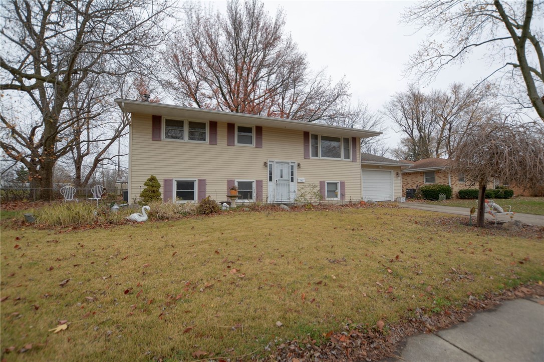 542 Buckingham Drive Decatur, IL 62526 - Photo 1 of 37 Gallery Image 1