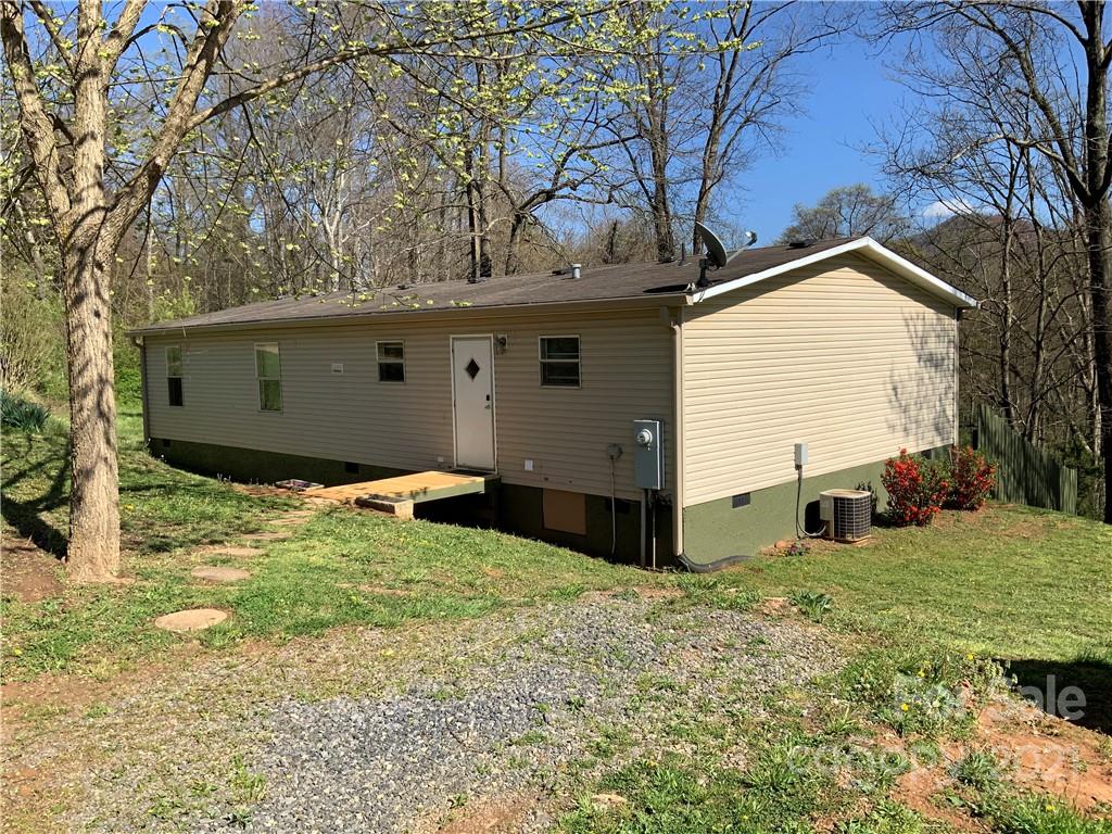 388 Richards Ridge Canton, NC 28716 - Photo 2 of 22