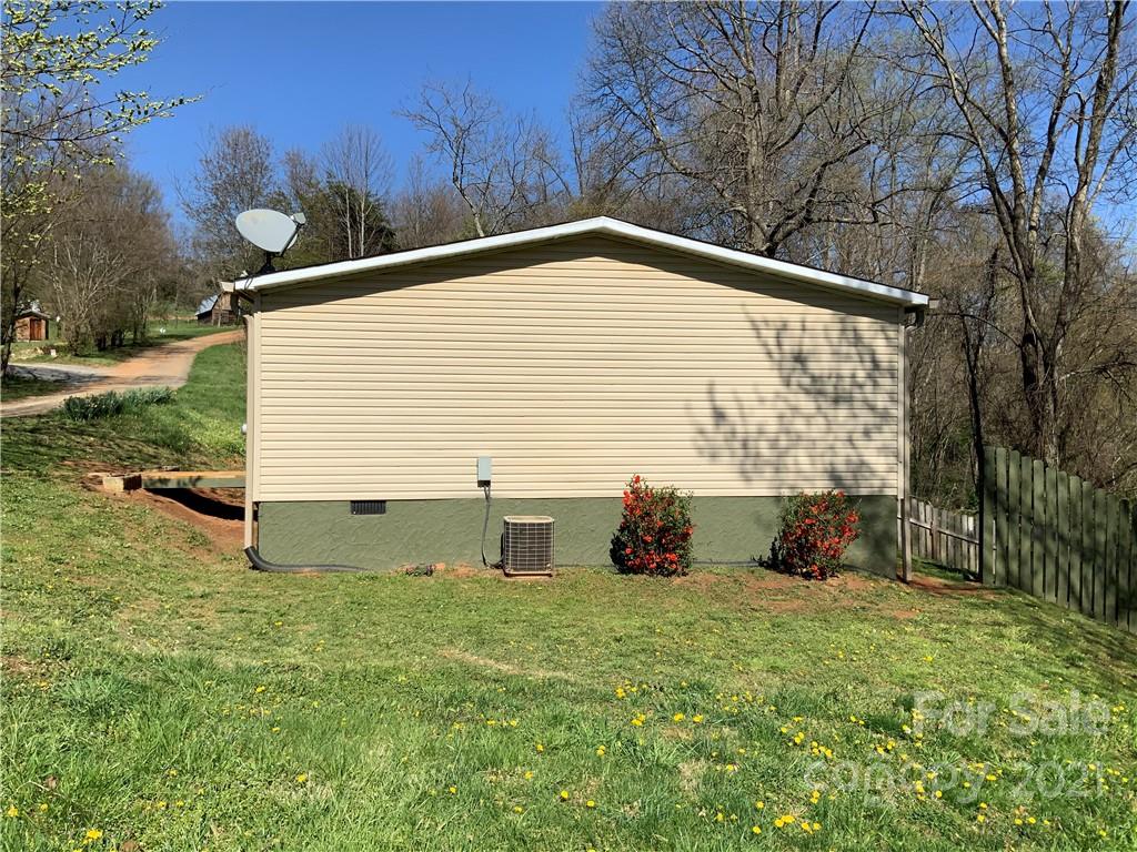 388 Richards Ridge Canton, NC 28716 - Photo 4 of 22