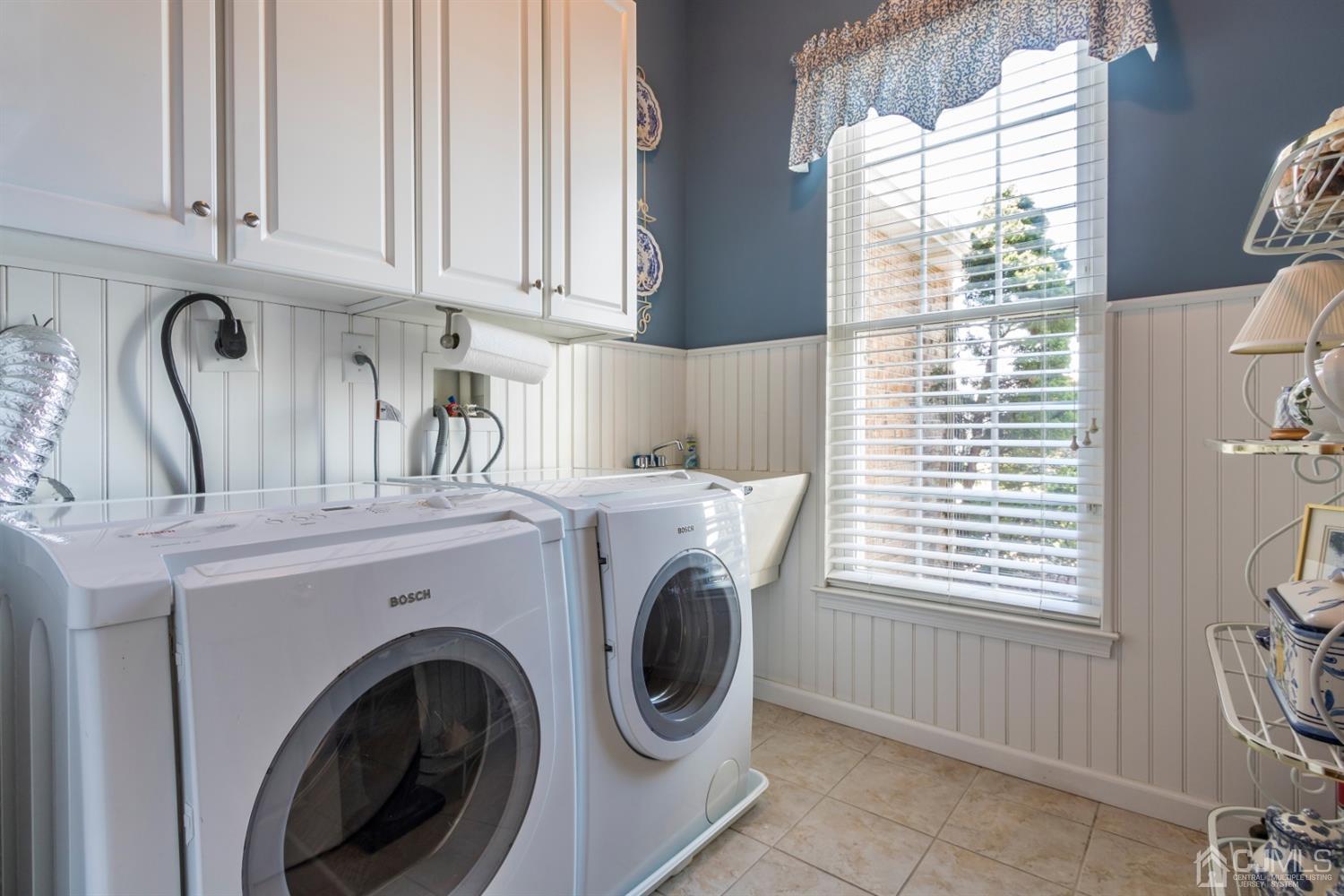 28 Kings Mill Road Monroe Township, NJ 08831 - Photo 37 of 42 a utility room with dryer and washer