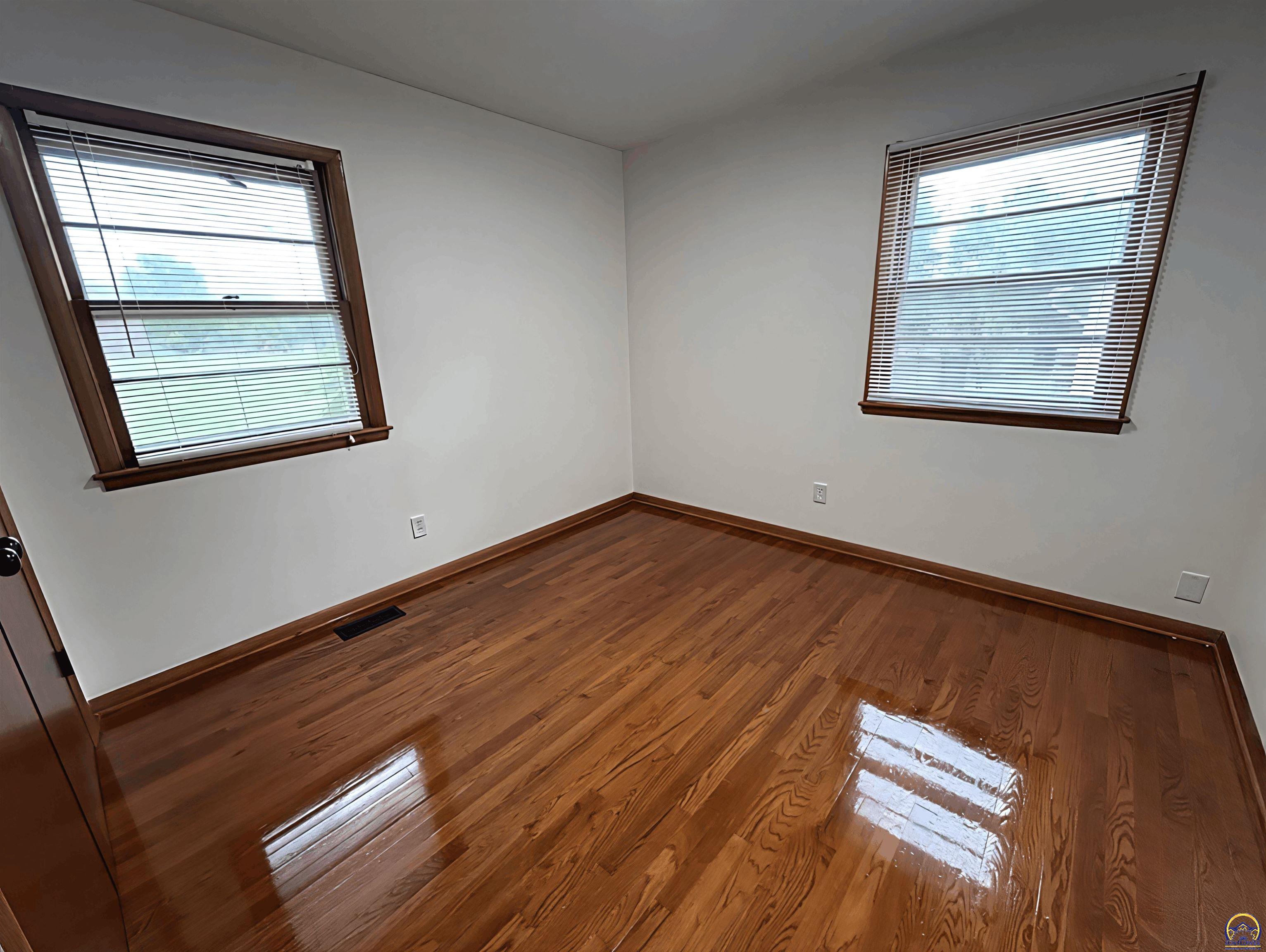 2562 Southwest Kent Street Topeka, KS 66614 - Photo 10 of 18