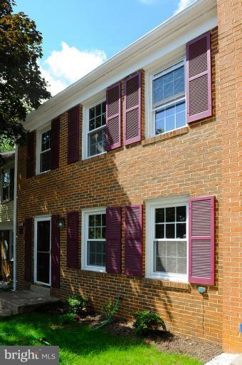 8258 Getty Court Springfield, VA 22153 - Photo 22 of 29 Exterior (Front)