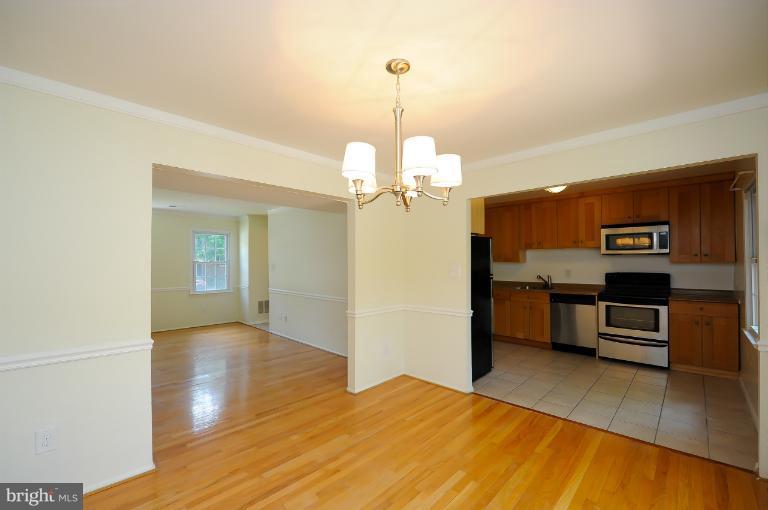 8258 Getty Court Springfield, VA 22153 - Photo 23 of 29 Dining Room