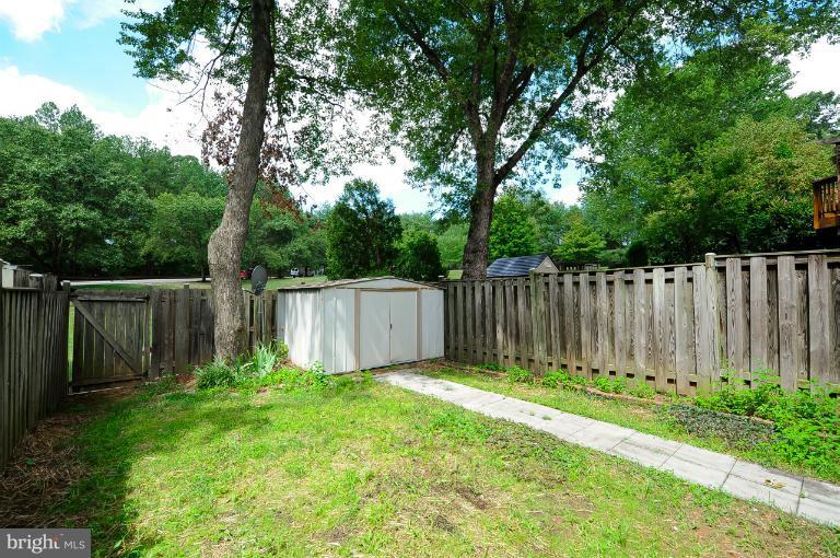 8258 Getty Court Springfield, VA 22153 - Photo 7 of 29 Fenced Yard