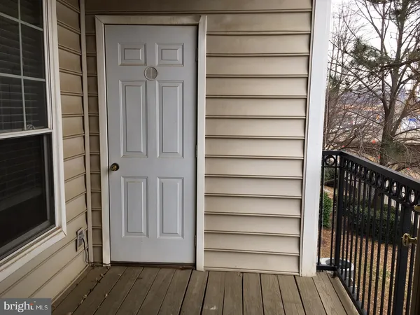 $1,995 | 1521 Spring Gate Dr., Unit 10202, McLean, VA 22102