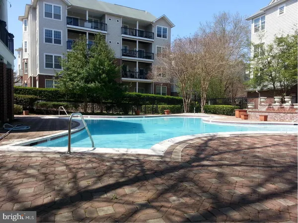 $1,995 | 1521 Spring Gate Dr., Unit 10202, McLean, VA 22102