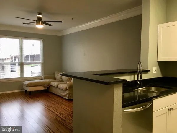$1,995 | 1521 Spring Gate Dr., Unit 10202, McLean, VA 22102