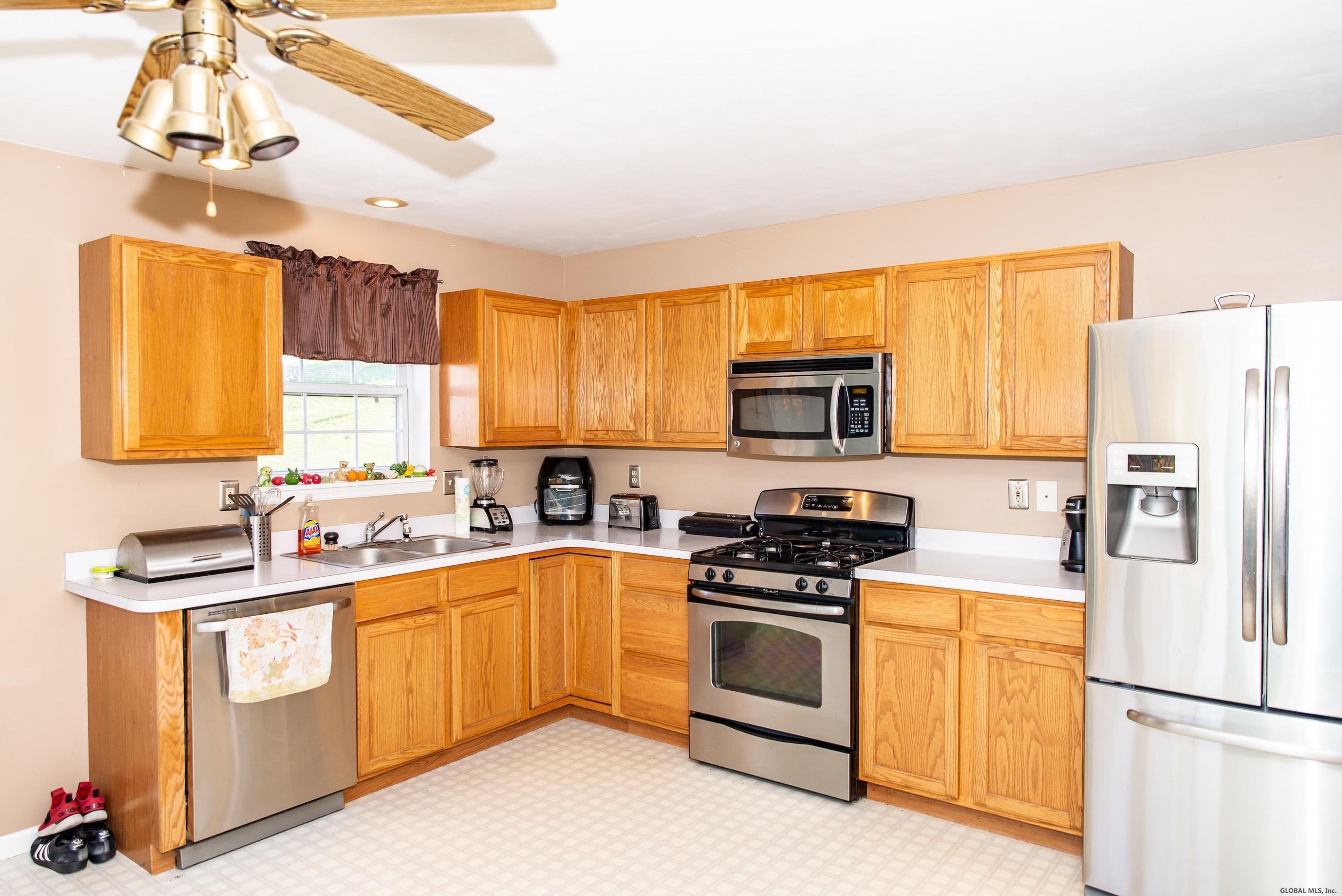 7 Red Rock Road Troy, NY 12182 - Photo 3 of 16 Photo 3