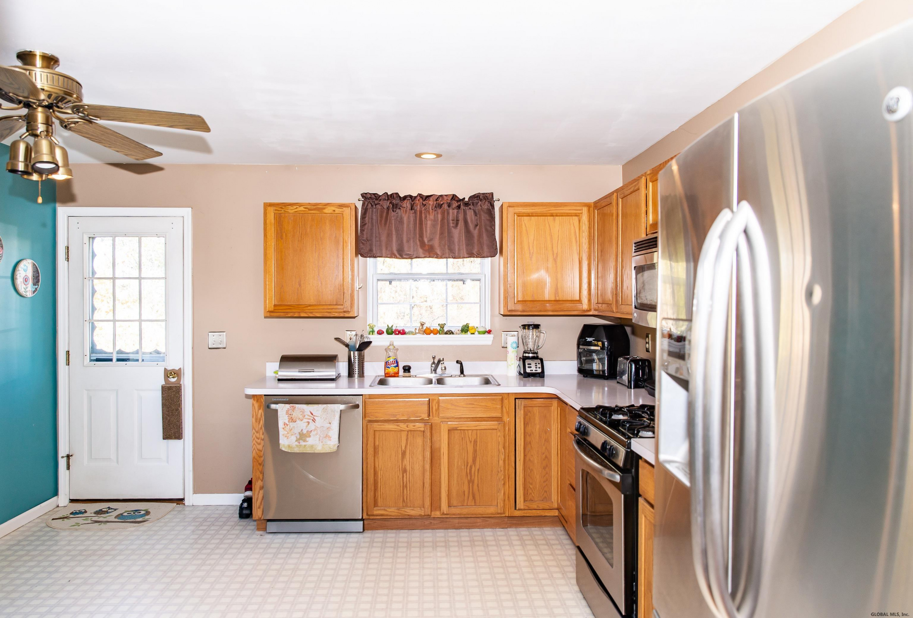 7 Red Rock Road Troy, NY 12182 - Photo 4 of 16 Photo 4