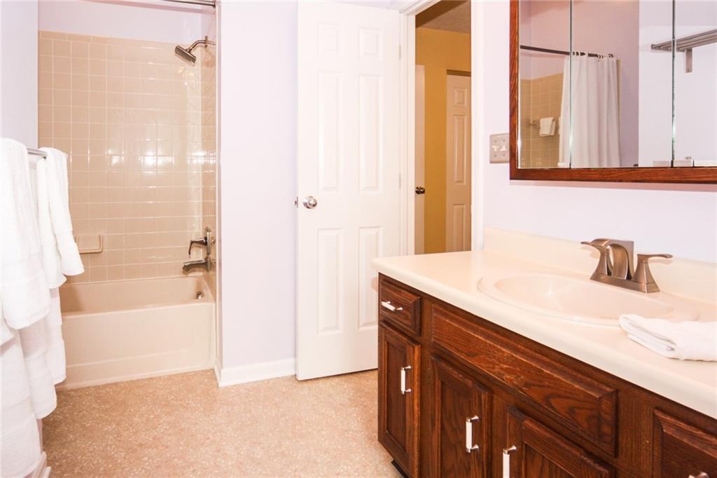 9223 Warwick Road Indianapolis, IN 46240 - Photo 14 of 20