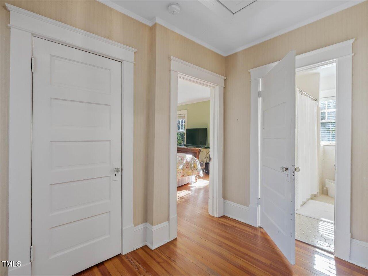 2108 Myrtle Avenue Raleigh, NC 27608 - Photo 39 of 95 39-Landing