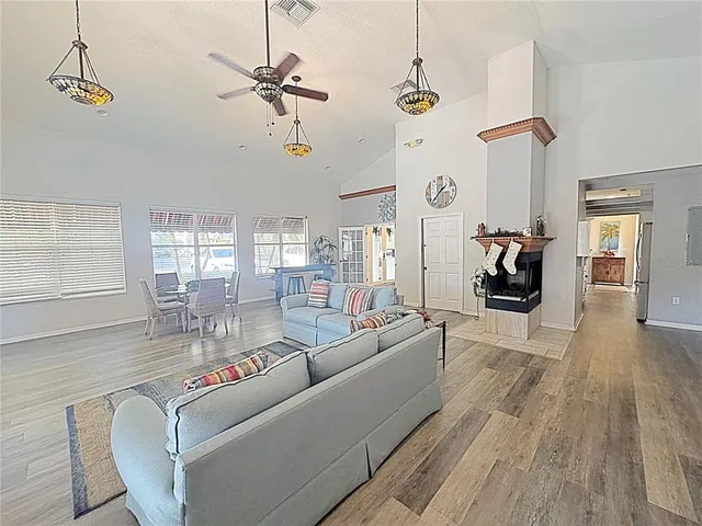 $2,495 | 1200 Country Club Drive, Unit 6304, Largo, FL 33771