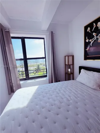 $3,500 | 1330 Ocean Drive, Unit R5C, Miami Beach, FL 33139