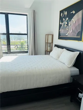$3,500 | 1330 Ocean Drive, Unit R5C, Miami Beach, FL 33139