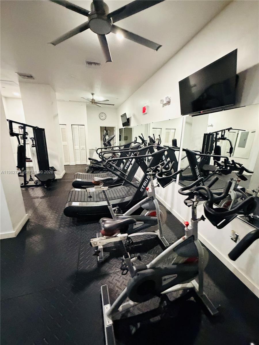 1330 Ocean Drive, Unit R5C Miami Beach, FL 33139 - Photo 4 of 14