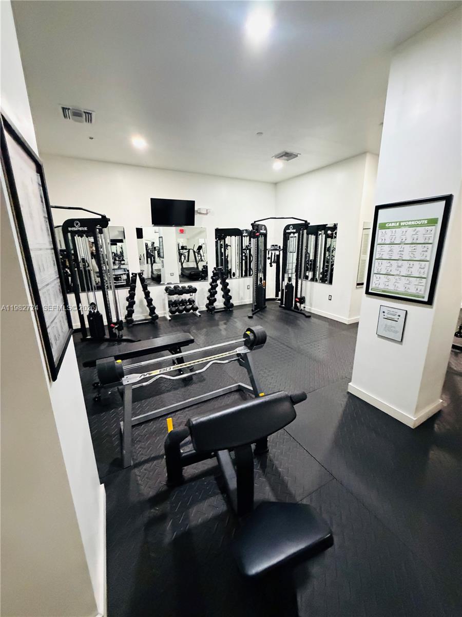 1330 Ocean Drive, Unit R5C Miami Beach, FL 33139 - Photo 5 of 14