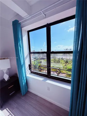 $3,500 | 1330 Ocean Drive, Unit R5C, Miami Beach, FL 33139