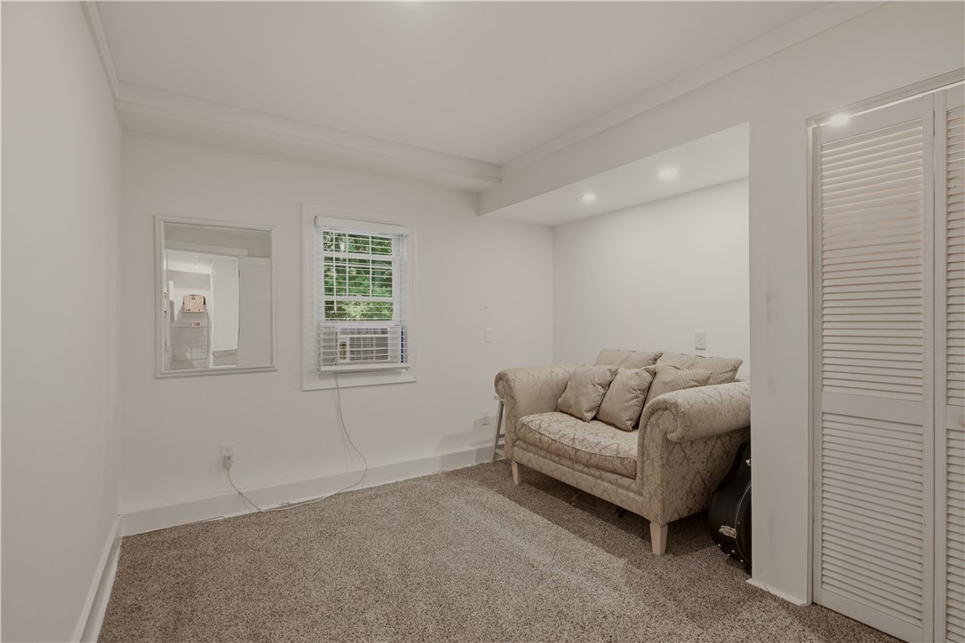 554 East Main Road Middletown, RI 02842 - Photo 20 of 22