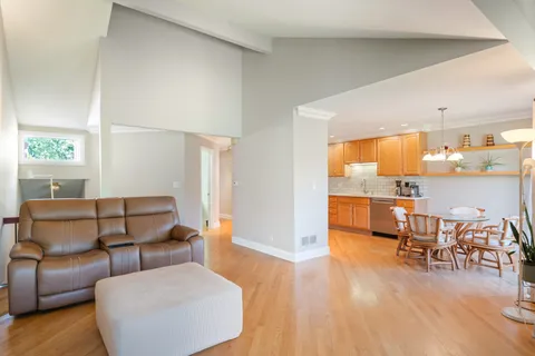 $340,000 | 375 Juniper Tree Court, Hoffman Estates, IL 60169