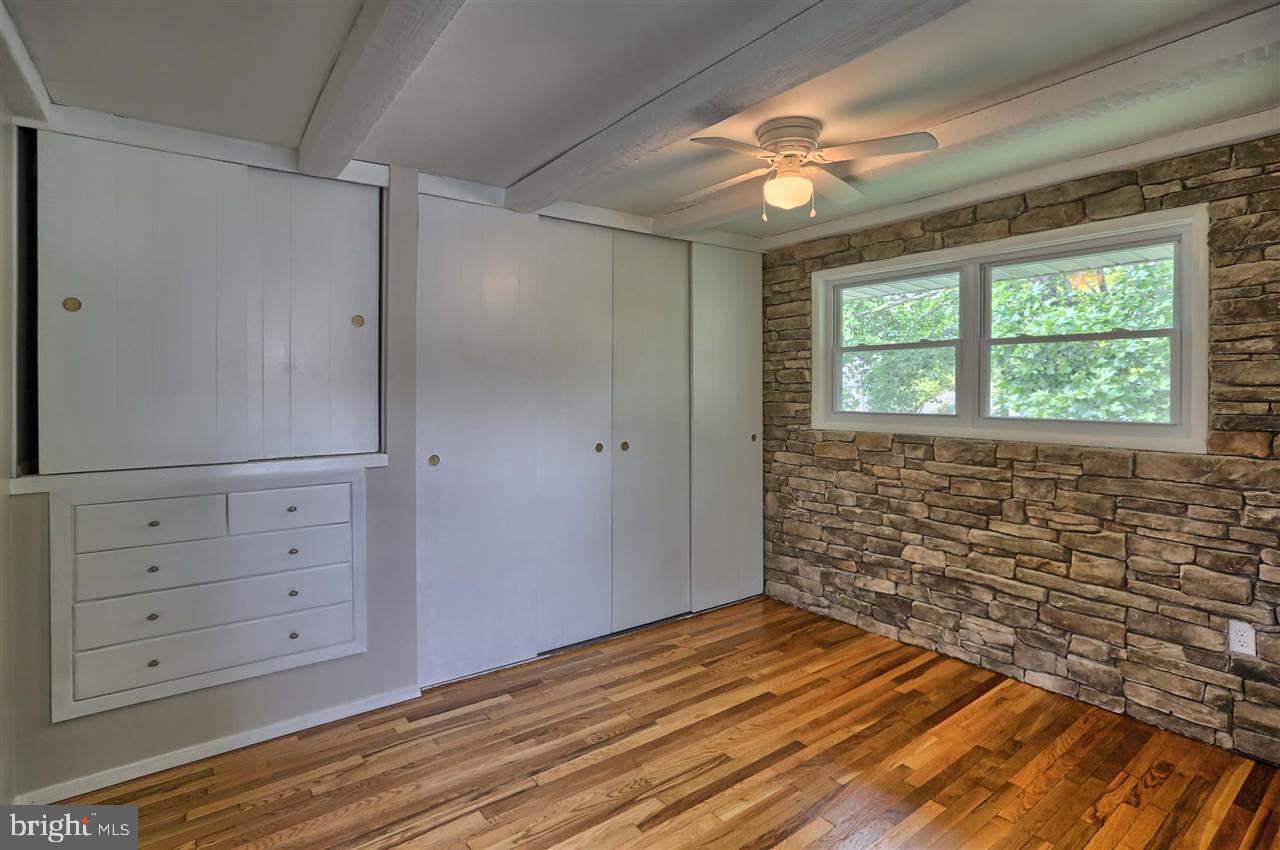 1304 Livingstone Road York, PA 17404 - Photo 27 of 36 Gallery Image 27