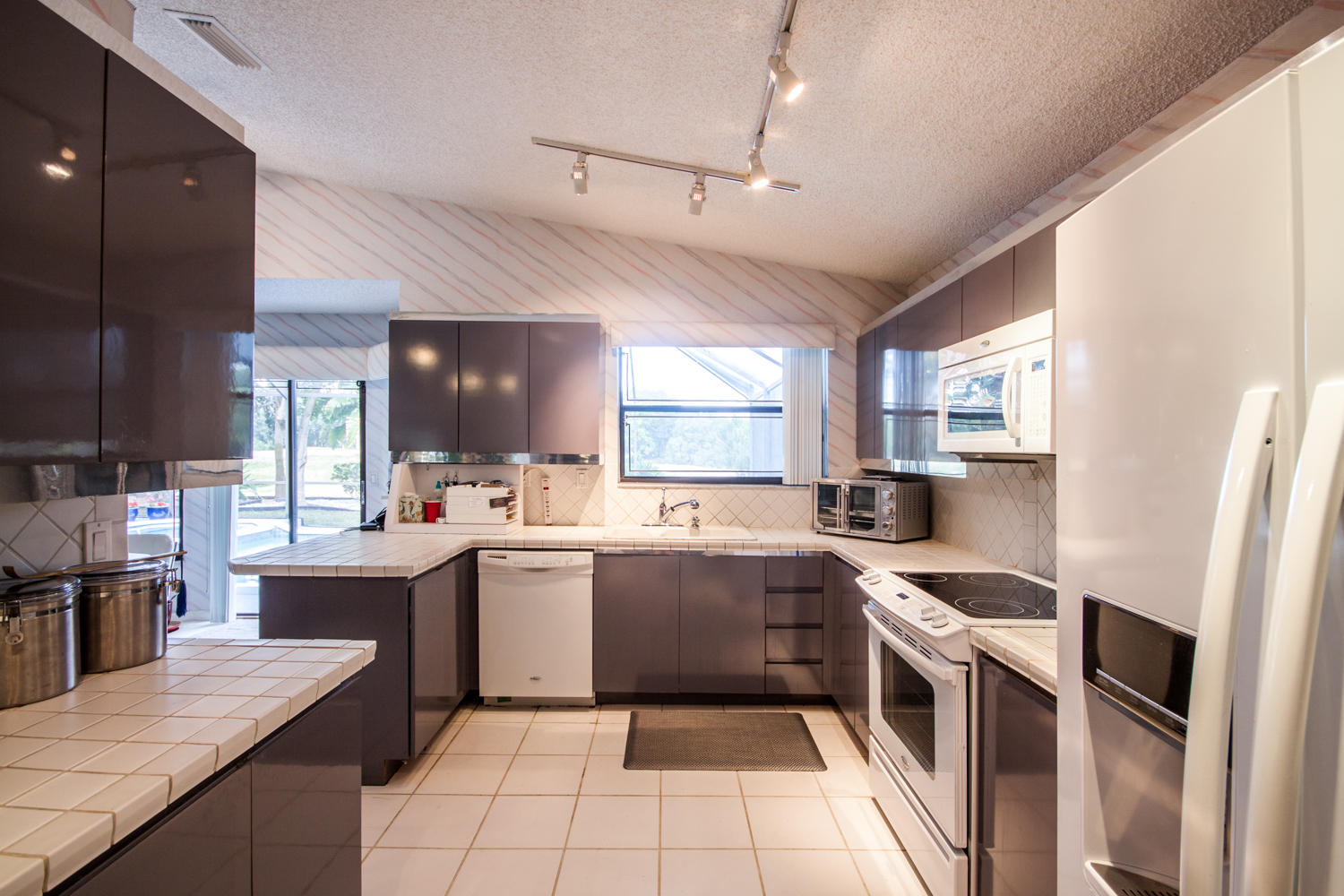 8733 Northwest 83rd Street Tamarac, FL 33321 - Photo 7 of 23 IMG_0530-HDRRT