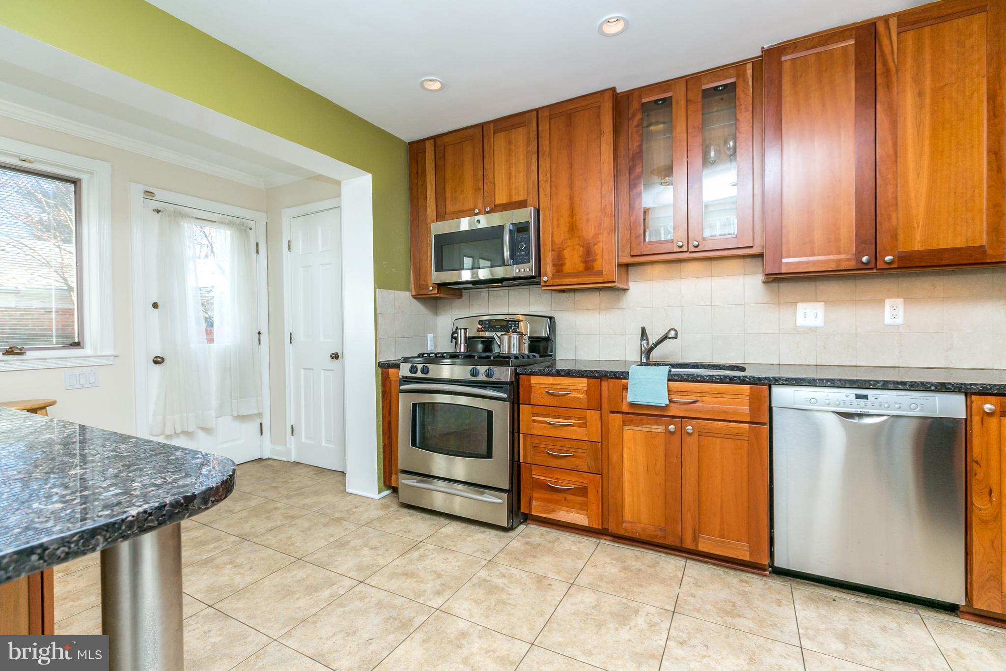 5605 Roland Avenue Baltimore, MD 21210 - Photo 3 of 30 Kitchen