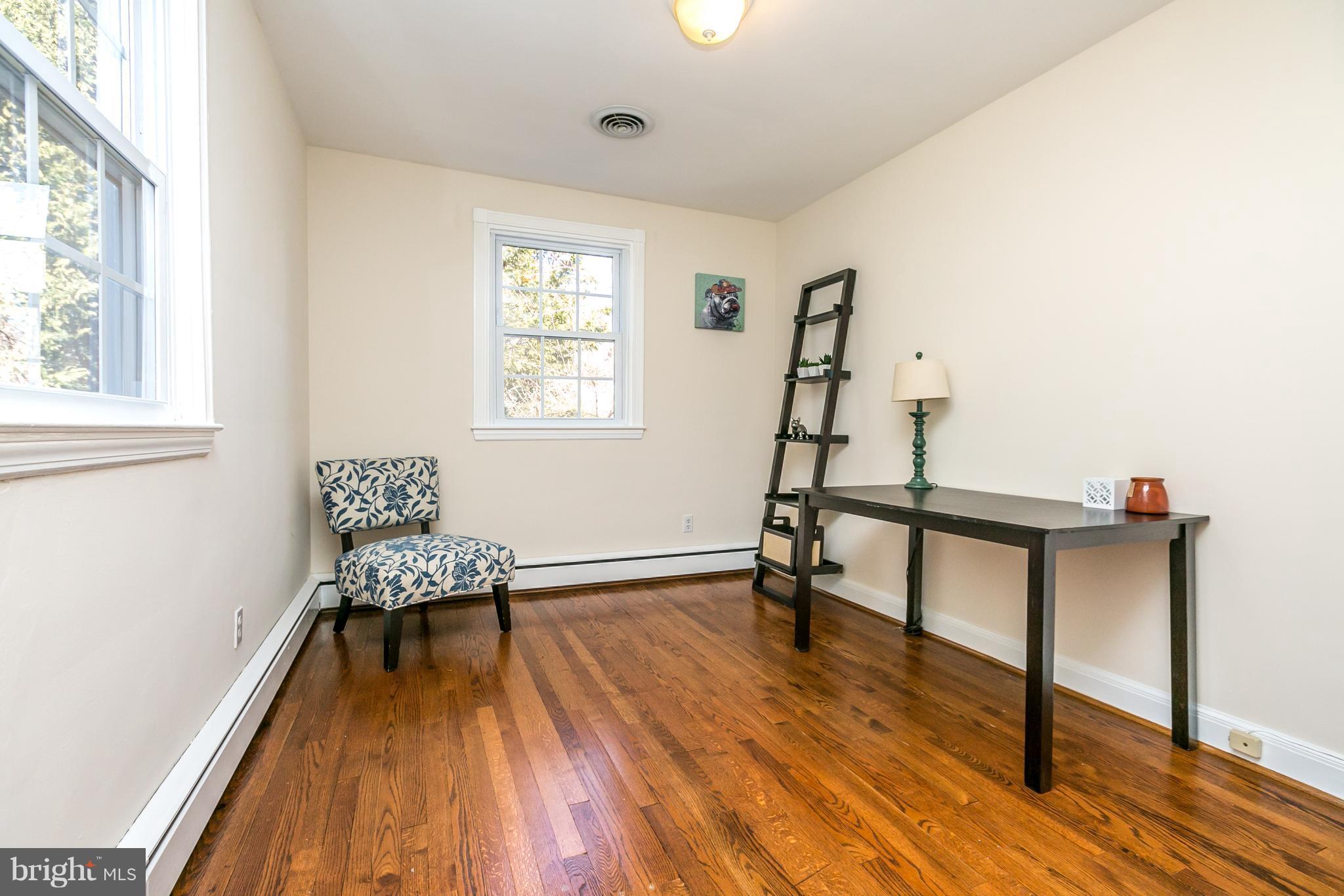 5605 Roland Avenue Baltimore, MD 21210 - Photo 21 of 30 Bedroom
