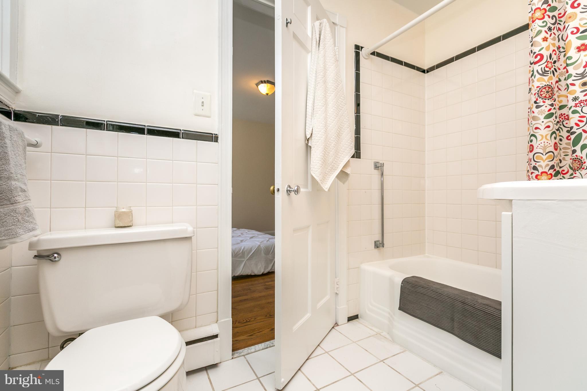 5605 Roland Avenue Baltimore, MD 21210 - Photo 26 of 30 Bath (Master)