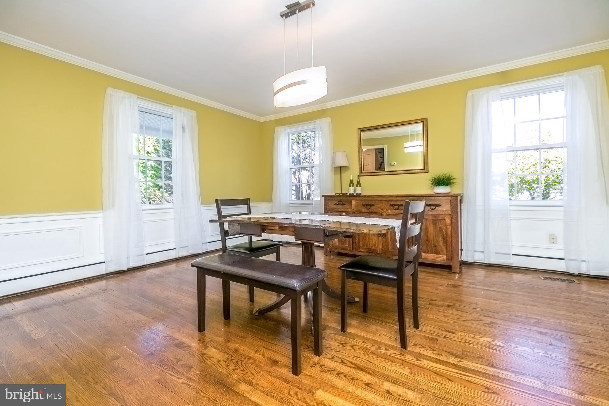 5605 Roland Avenue Baltimore, MD 21210 - Photo 10 of 30 Dining Room