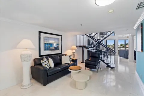 $990,000 | 1035 South Federal Highway, Unit 211, Delray Beach, FL 33483
