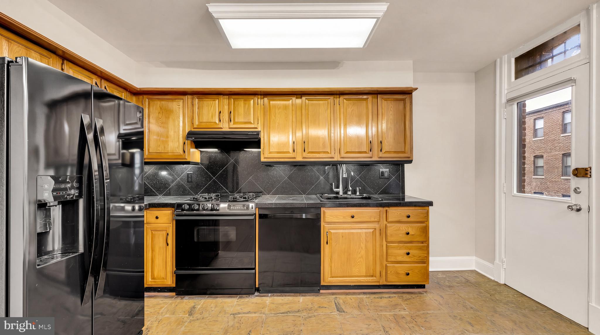 1824 S Street Northwest, Unit 104 Washington, DC 20009 - Photo 6 of 16 Kitchen