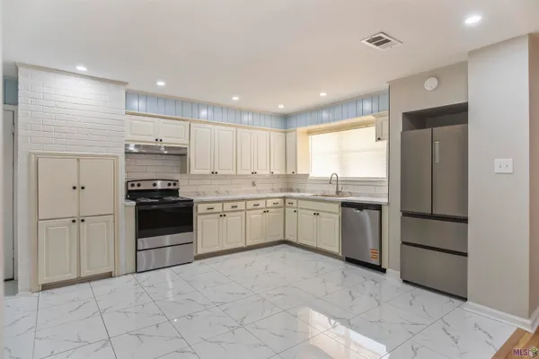 $2,300 | 1455 Marilyn Drive, Baton Rouge, LA 70815