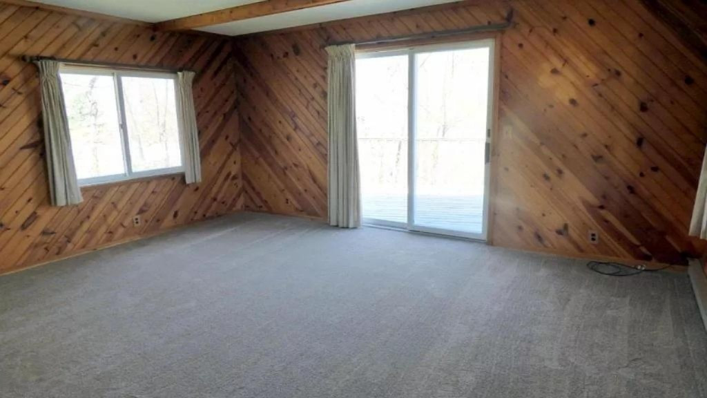 56812 Point Road Cassopolis, MI 49031 - Photo 4 of 10 56812 living