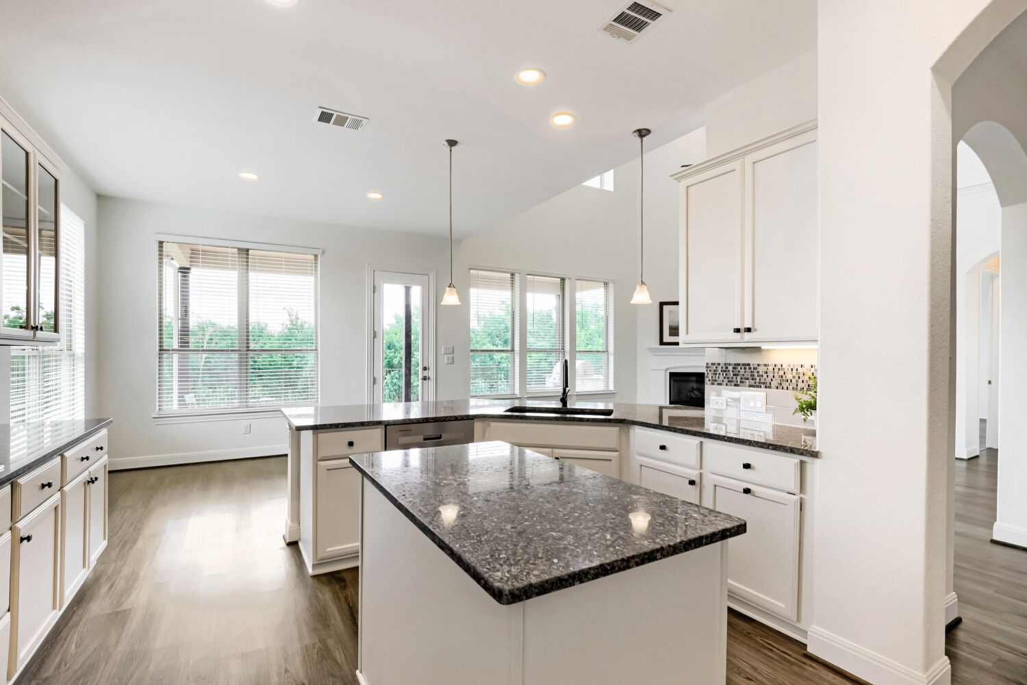 19205 Burrowbridge Road Pflugerville, TX 78660 - Photo 13 of 38 Includes updated stainless appliances