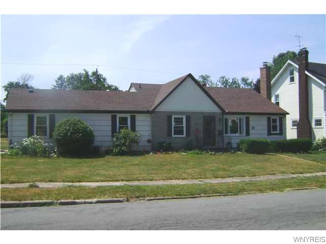 28 Grasmere Road Lockport Town, NY 14094 - Photo 1 of 1 Exterior Front