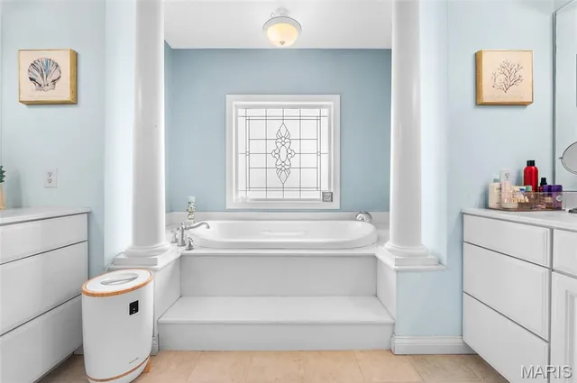 $598,000 | 714 Longhi Road, Collinsville, IL 62234