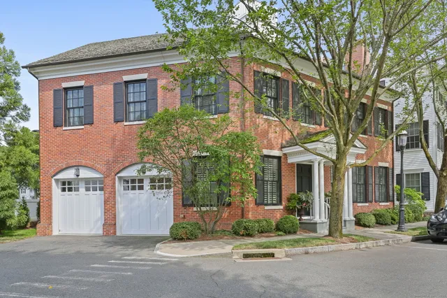 $2,399,000 | 2 Elmwood Drive, Unit 2, Southport, CT 06890