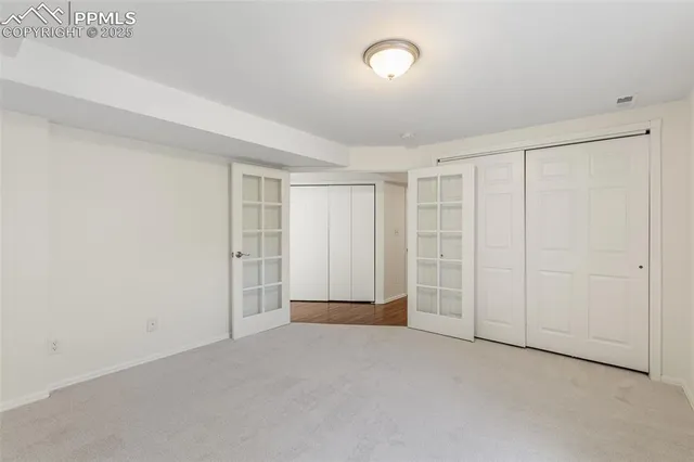 an empty room with a empty space