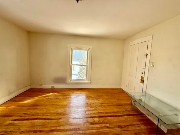 $1,995 | 442 Merrimack Street, Unit 2E, Manchester, NH 03103
