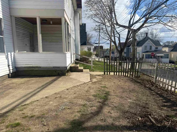 $1,995 | 442 Merrimack Street, Unit 2E, Manchester, NH 03103