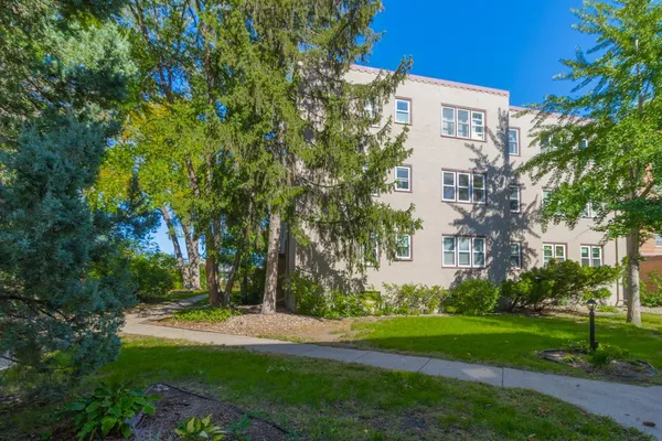 $149,900 | 3128 West Bde Maka Ska Boulevard, Unit 415, Minneapolis, MN 55416
