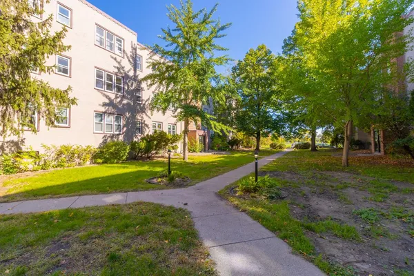 $149,900 | 3128 West Bde Maka Ska Boulevard, Unit 415, Minneapolis, MN 55416