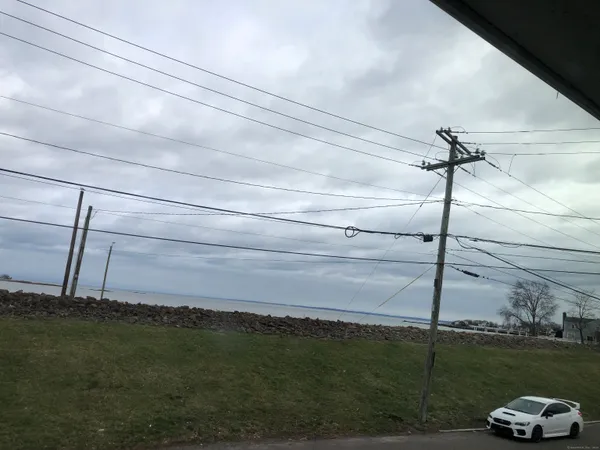 $4,600 | 90 Iroquois Road, Unit A, Stamford, CT 06902