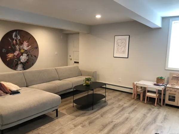 $4,600 | 90 Iroquois Road, Unit A, Stamford, CT 06902